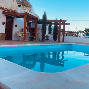 https://cueva-la-ermita.es-andalucia.com